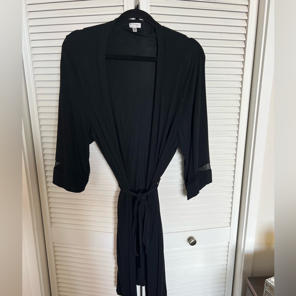 PJ savage black Lg. Robe. Never worn (washed once)